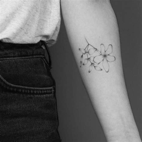 Flor de jazmín: significado y tatuajes